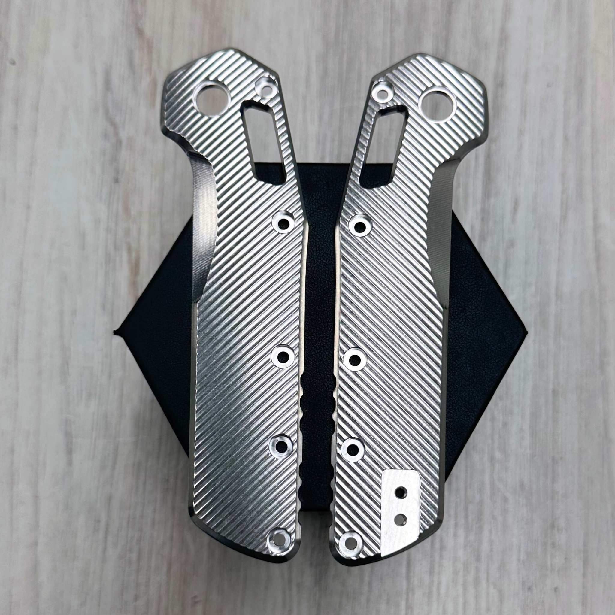 STOCKY GOAT - V2 - MM2 - Aluminum Scales / Stoned & Ceramic Coated (Compatible with Microtech Standard Issue (MSI))