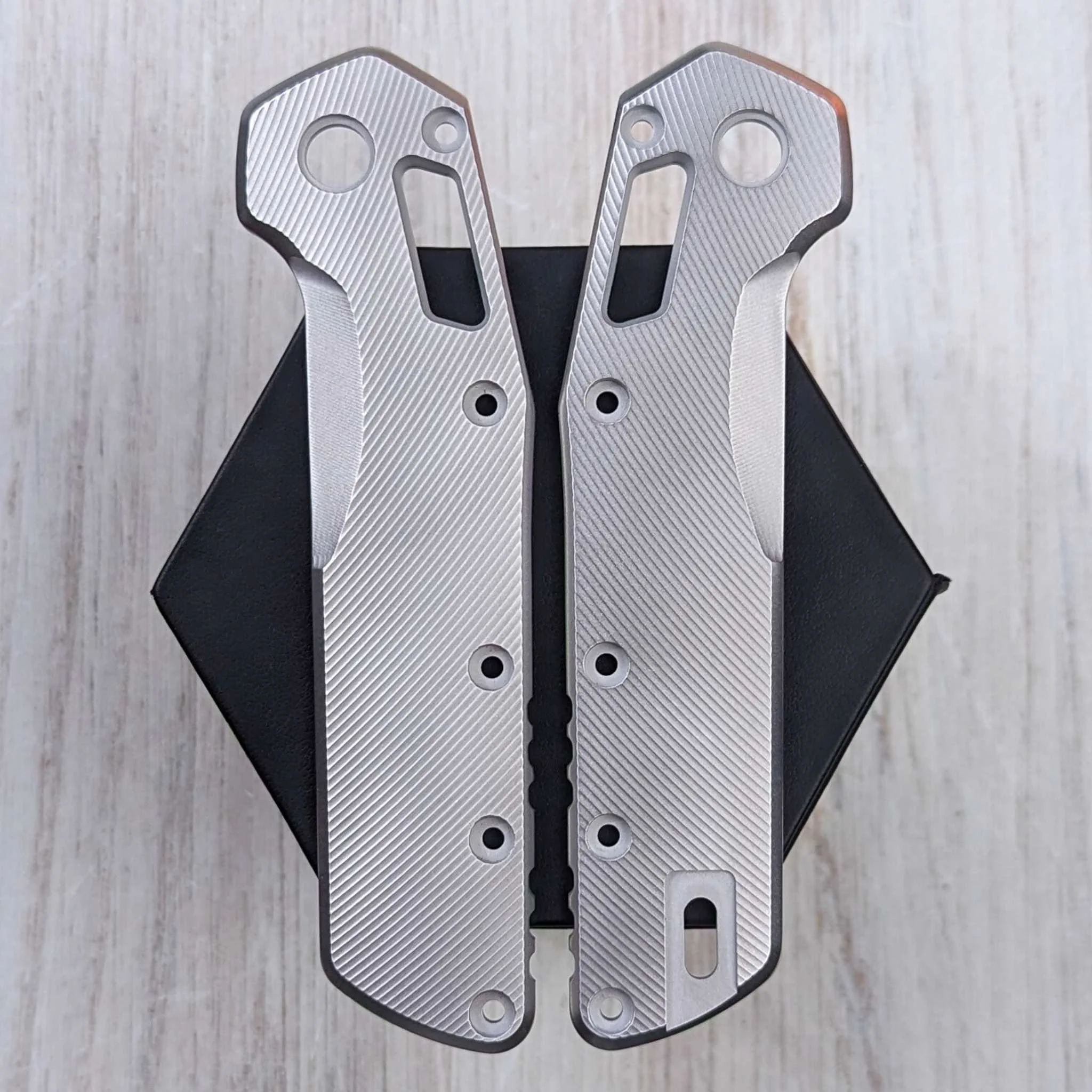STOCKY GOAT - V2 - MM1 - Aluminum Scales / In the Buff (Compatible with Microtech Standard Issue (MSI))